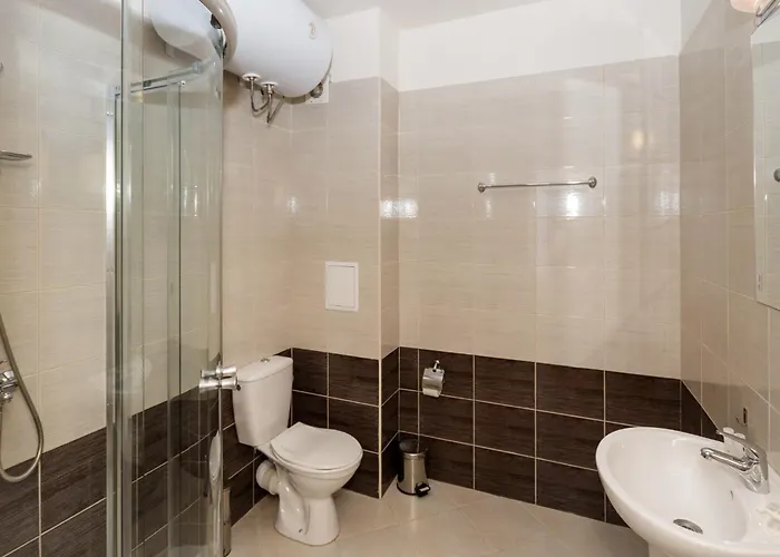 Seaside 1 Bedroom With Balcony, Max 4 Guests شقة *