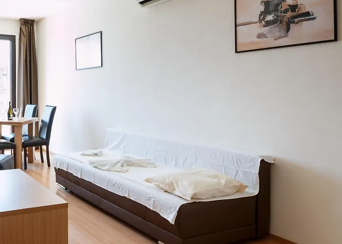 Seaside 1 Bedroom With Balcony, Max 4 Guests شقة *